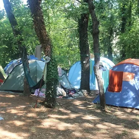 Camp Zemo مكان تخييم