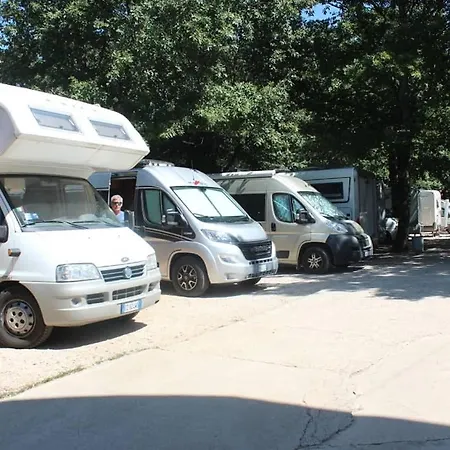 Camp Zemo مكان تخييم *